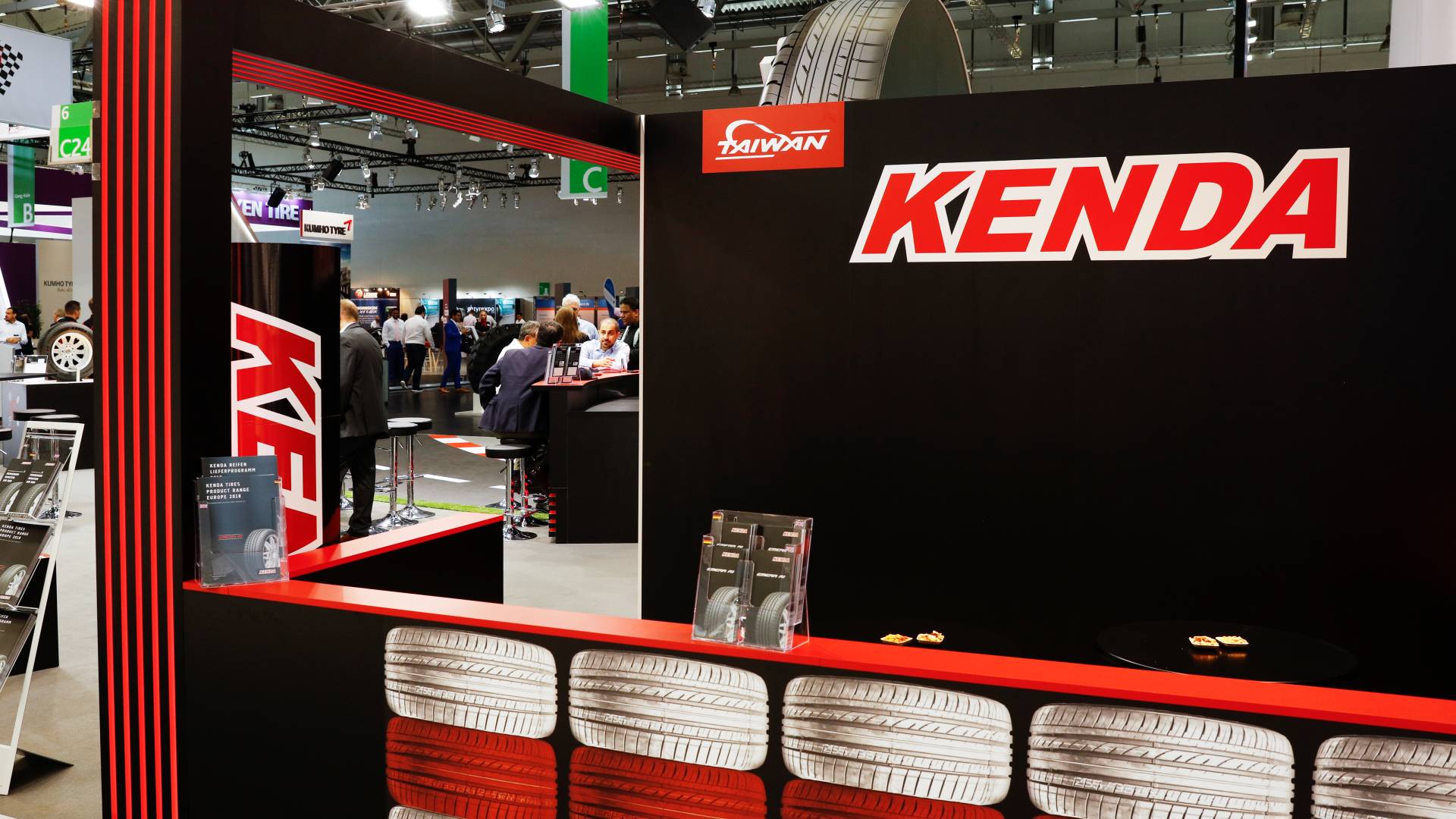 KENDA Messestand auf der Tire Cologne