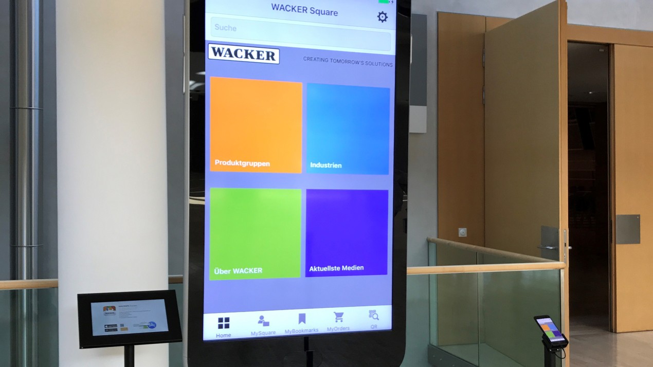 WACKER HV – oversized iPhone with WACKER Square App