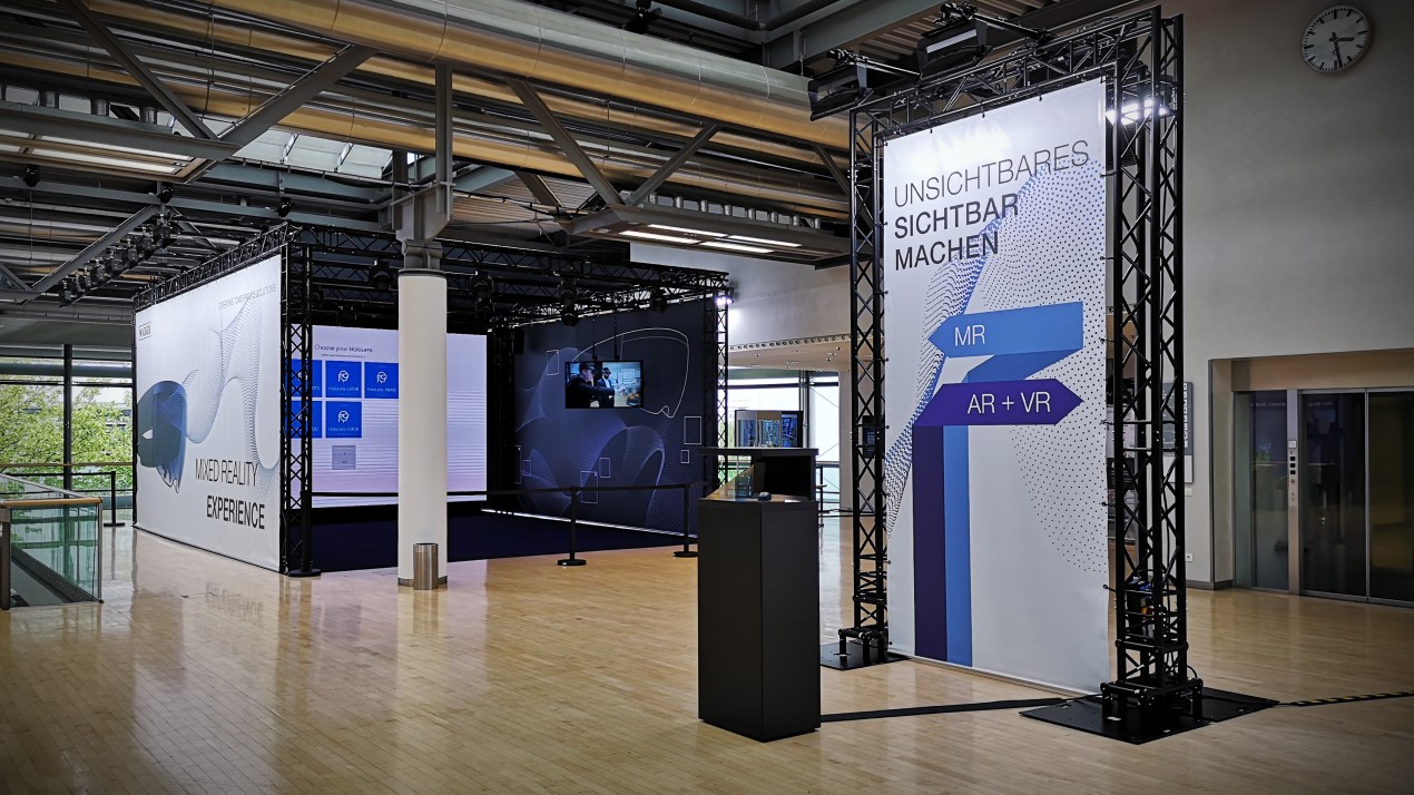 WACKER HV – stand presenting XR